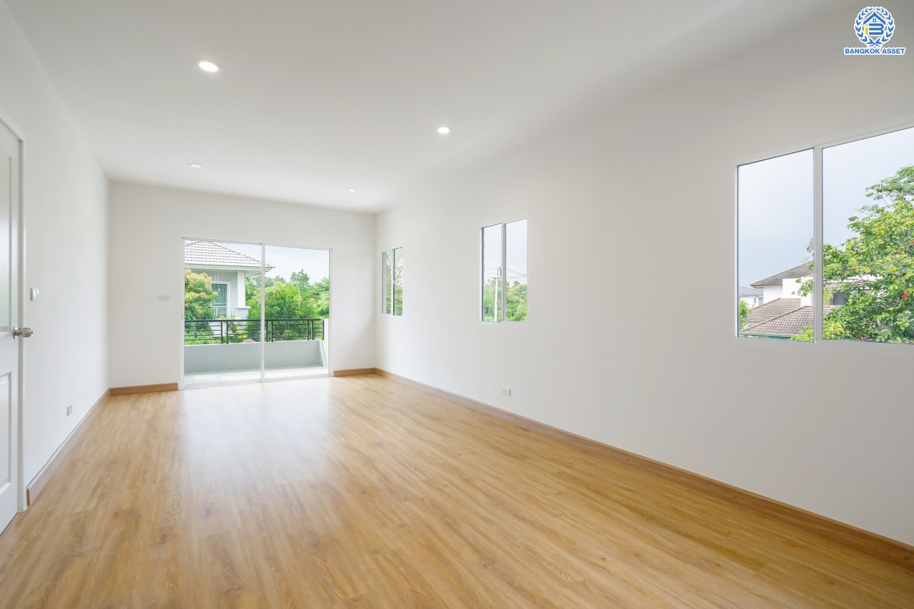 บ้านมือสองตกแต่งใหม่ ม.พฤกษาวิลเลจ30 เดอะซีซั่น แจ้งวัฒนะ-ราชพฤกษ์ หลังมุม ทำเลย่านปทุมธานี เนื้อที่ 53.6 ตร.ว. ฟังก์ชัน 3 ห้องนอน 2 ห้องน้ำ จอดรถได้ 1 คัน เดินทางสะดวกสบายเข้า-ออกได้หลายเส้นทาง ใกล้เมืองทองธานี และจุดขึ้นทางด่วน "แจ้งวัฒนะ"